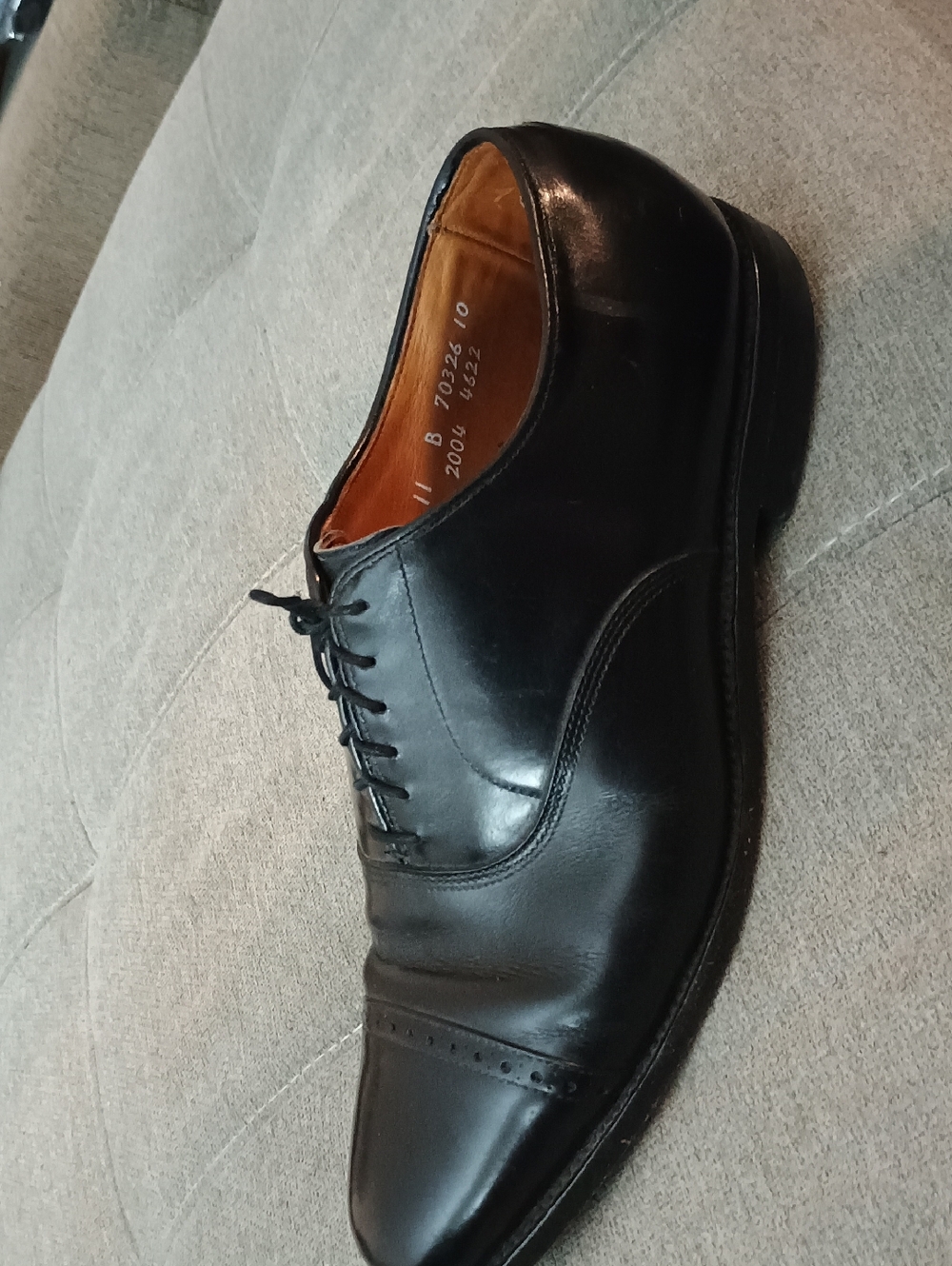 Allen Edmonds Black Leather Cap-Toe Oxford (206)